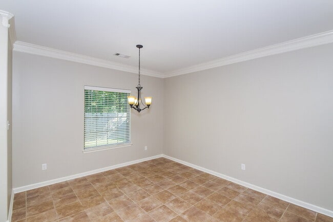 125 Clay Hills Dr