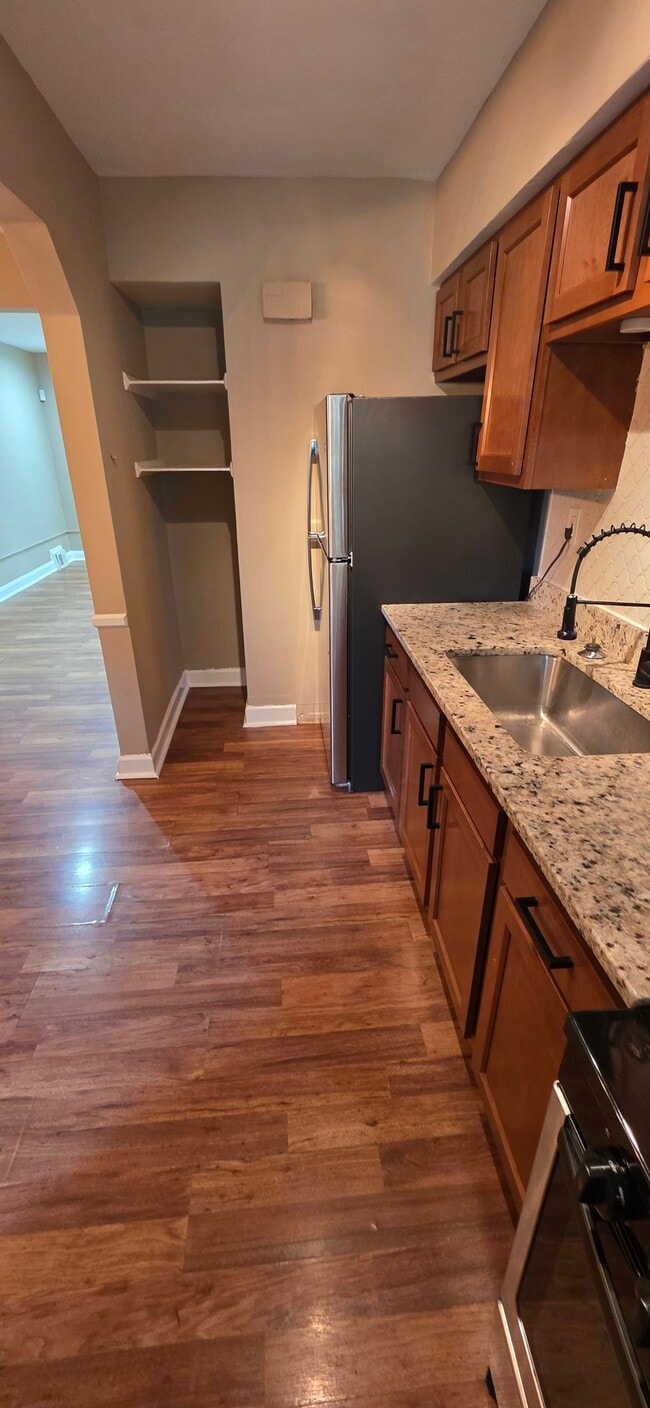 Photo - 2820 Edgecombe Cir S