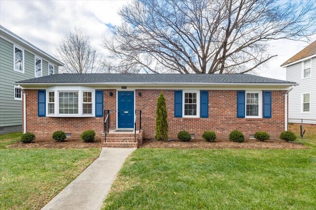 Photo - 2910 Fendall Ave