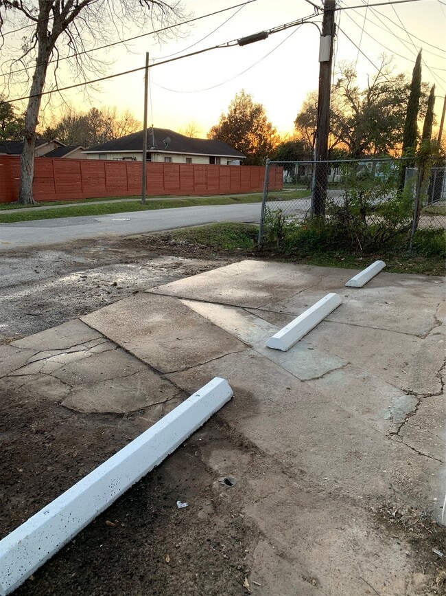 Building Photo - 4601 Hain St