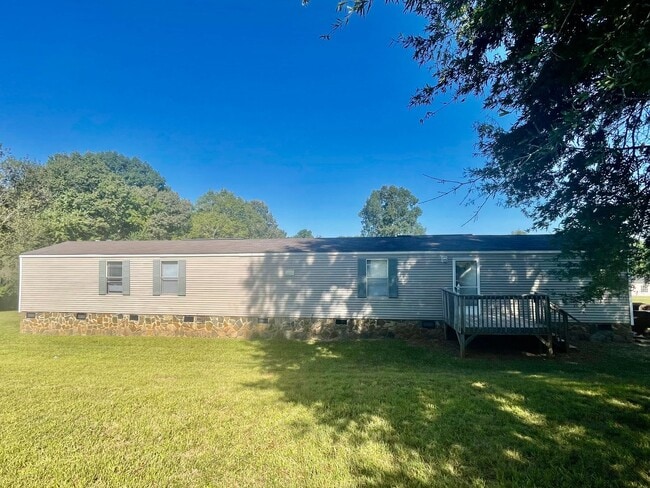 Building Photo - Welcome to this charming 2-bedroom, 2-bath... Rental