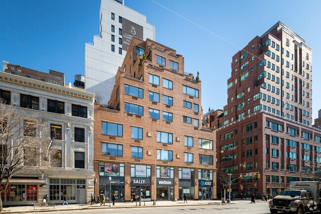 Photo - 594-602 Avenue of the Americas