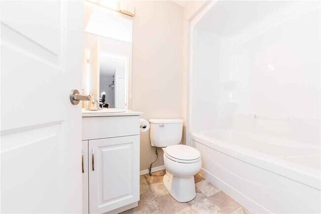 Photo - 156 Park E Dr