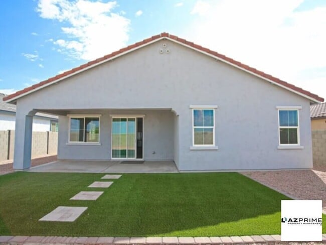 Building Photo - Nice Home