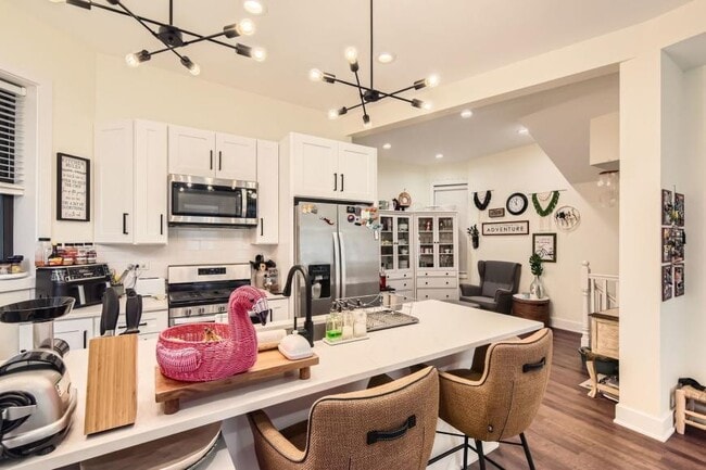 Photo - 5 bedroom in Chicago IL 60613 Unidad 1