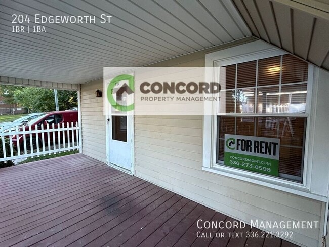 Photo - 204 Edgeworth St