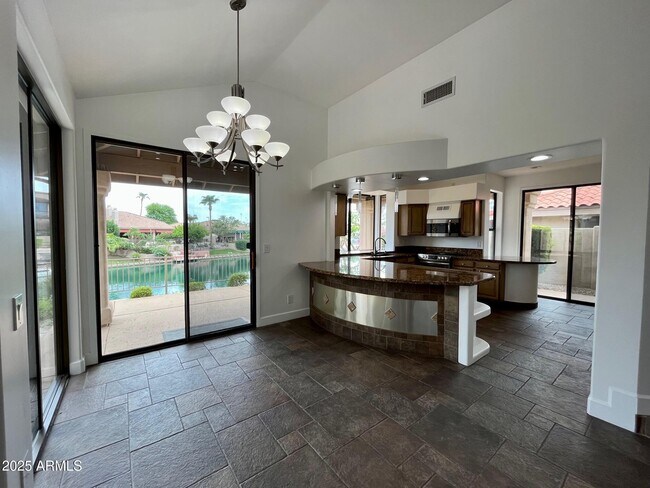 Photo - 10283 N 103rd St