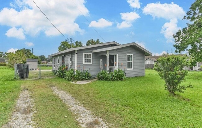 Photo - 5414 Evelyn St