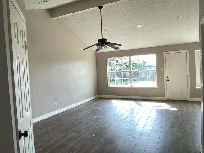 Photo - 16910 Quail Glen Dr
