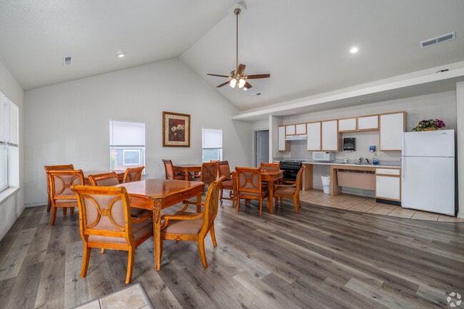 Monett Meadows (Sunset Villa Apartments)