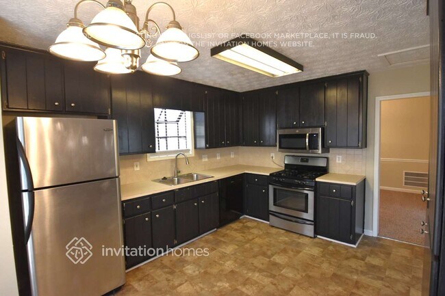 Photo - 2679 Forest Way NE