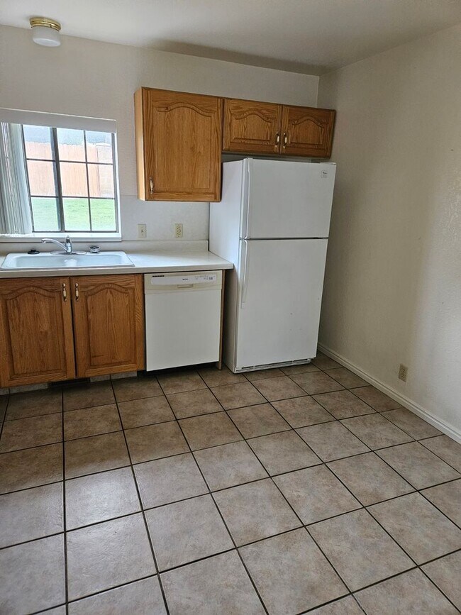 Photo - North Orem 2 bedroom/1 bath apartment Unit 833 (TH)