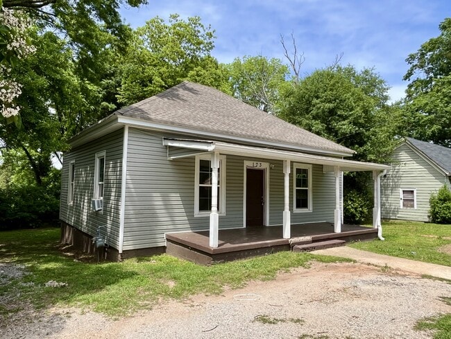 Photo - 173 Poplar St