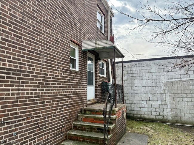 Photo - 4652 Warner Rd Unit 3