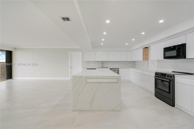 Photo - 1 Grove Isle Dr Unidad A904