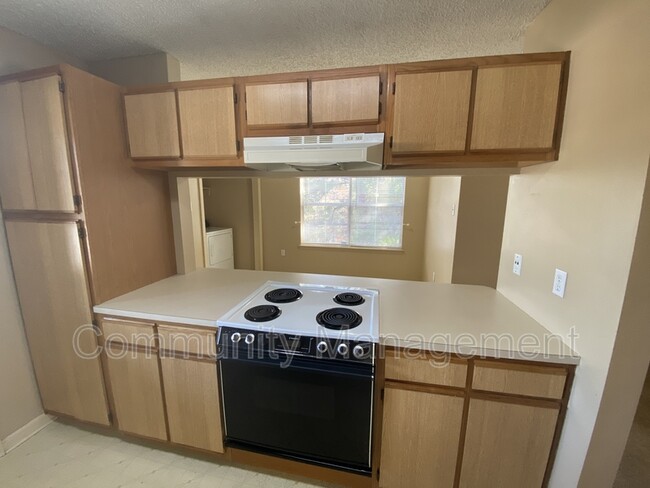 Photo - 2639 Nannette Dr Unidad 2d