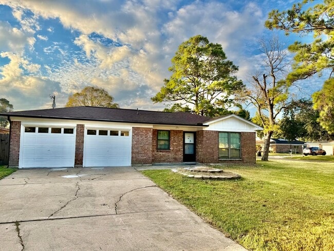 Photo - 620 Circle Way