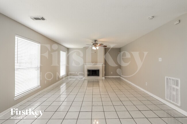 Photo - 518 Foxglove Dr