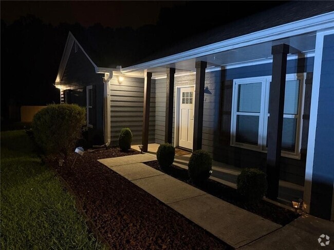 Building Photo - 1682 Greyleaf Ln SE Rental