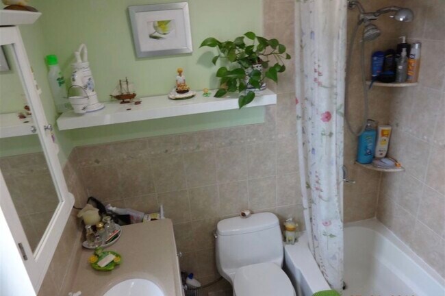 Photo - 2129 Kennedy Blvd