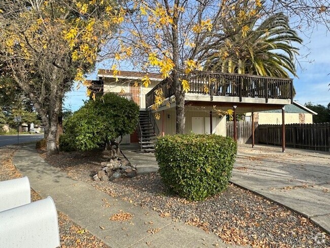 Building Photo - Golden Gate Drive, 930-940 Unit 930 Golden Gate Drive Rental