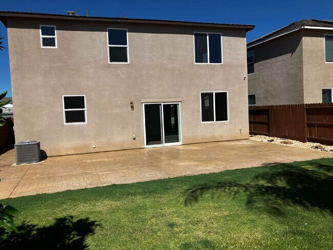 Photo - 1/2 off the first month's rent.  Move in R...