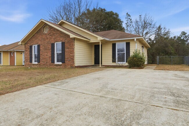 Photo - Updated 3BR / 2BA Home – Granite Counters & LVP