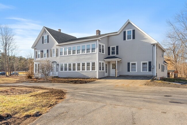 Photo - 12 Hollis St