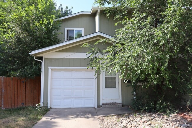 Building Photo - North Old Town Beauty – Updated Interiors ... Rental