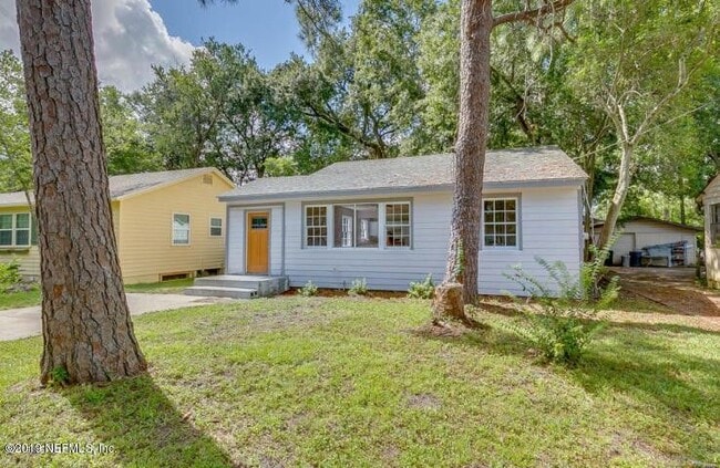 Photo - 3516 Myra St