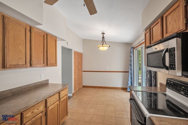2200 Gary Dr