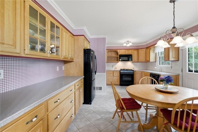 Photo - 131 Taylor Rd