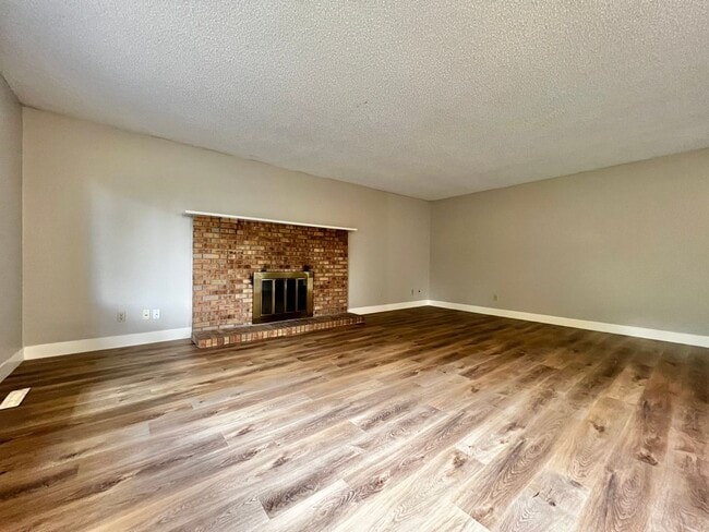 Photo - 3 Bedroom 2 Bathroom Ranch Style Home!