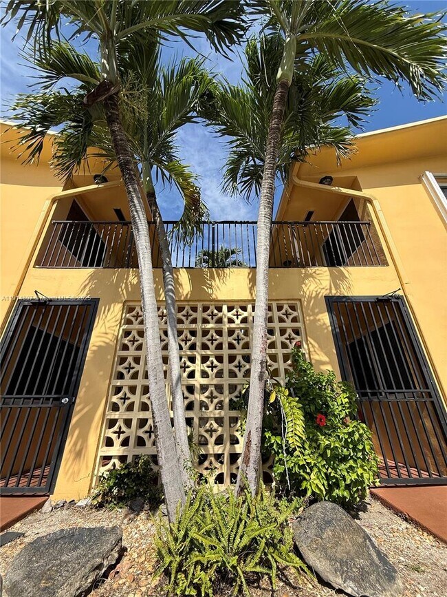 Photo - 1733 Mayo St Unit 9