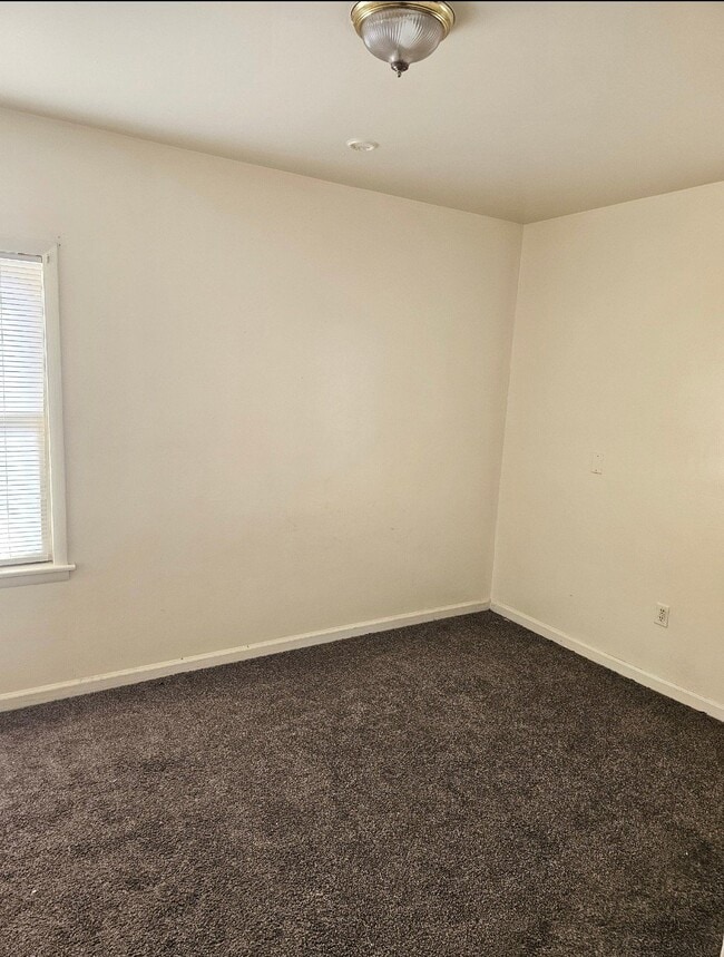 691 Madelon Ct