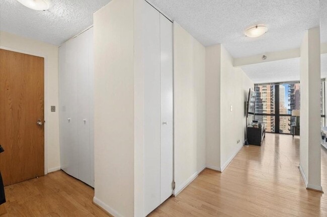 Photo - 1122 N Clark St Unit 2108