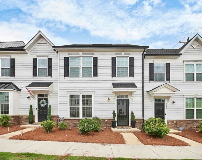 Building Photo - 5004 Patton Dr.