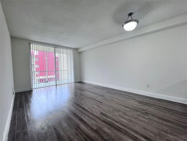 Photo - 1196 NW 40th Ave Unidad 90-212