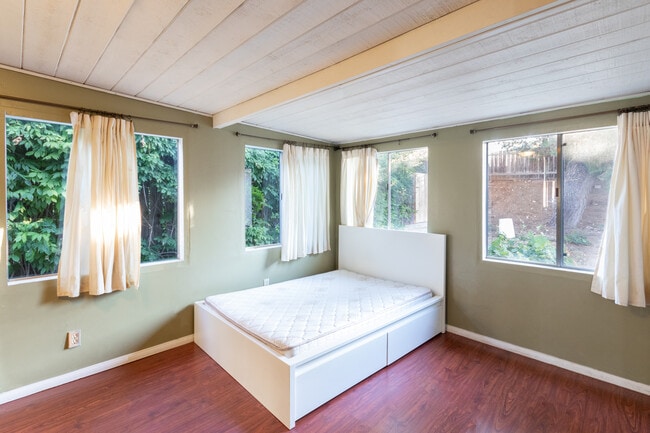 Bedroom 2 - 5156 Ewing St