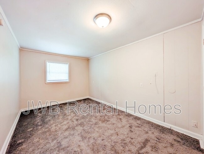8740 Free Ave