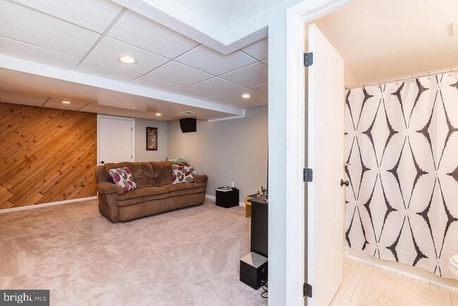 Photo - 32 Melken Ct