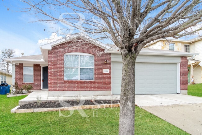 Building Photo - Prepare to fall in love with this 3 bedroom, 2 bathroom home