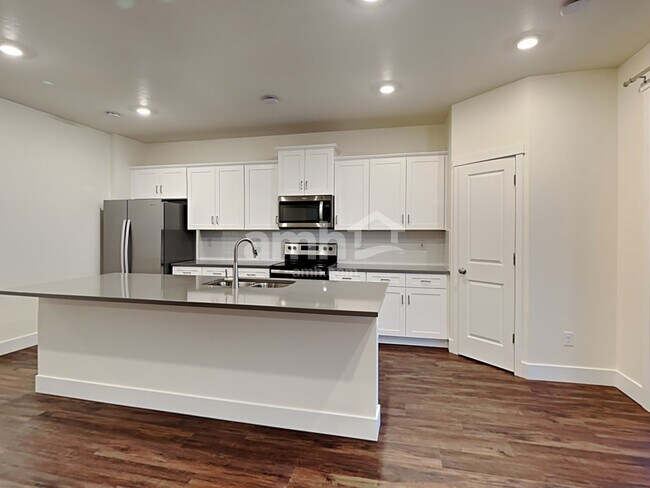 Photo - 6658 Spriggel St