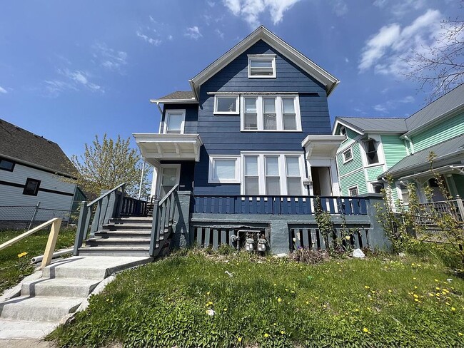 Building Photo - 2351-53 N Holton ST Unit 2351 LOWER