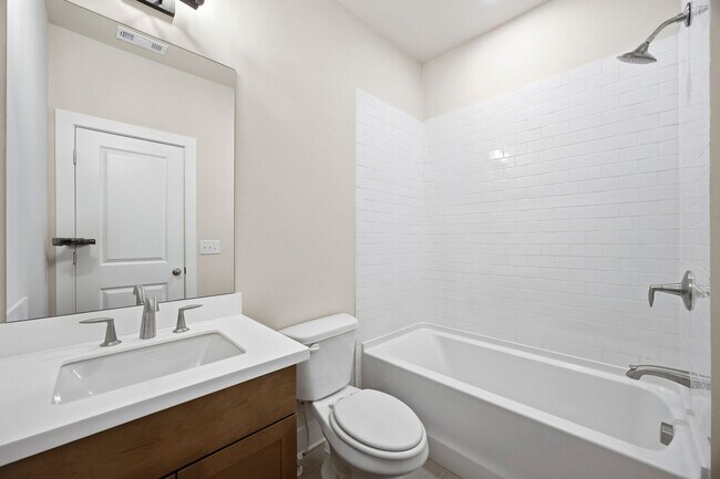 Photo - Walkable Lifetsyle in Westshore!