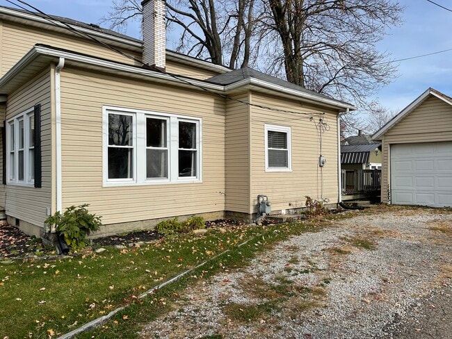 Photo - 10 S Preston St