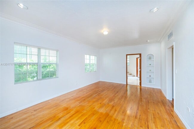 Photo - 32 Calabria Ave Unit 1