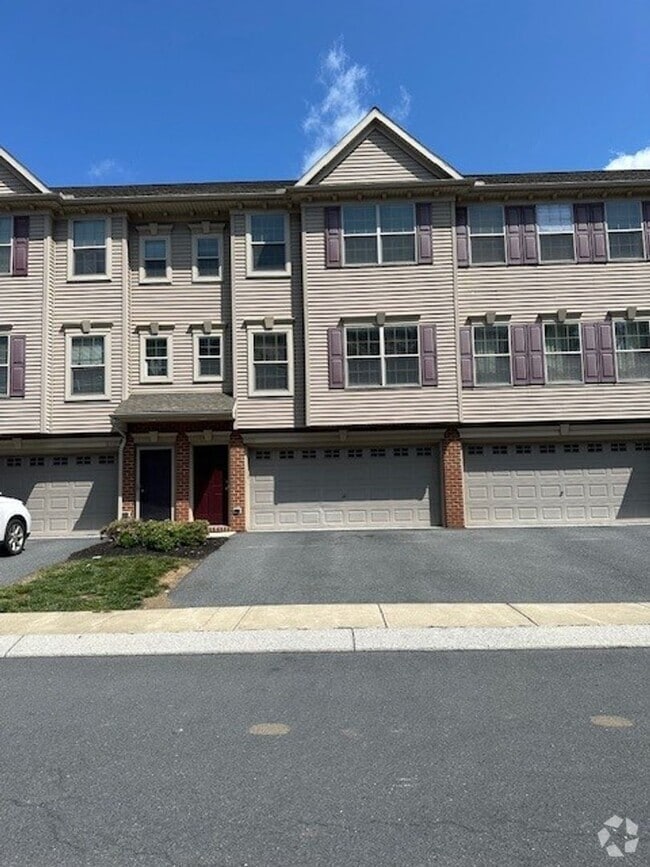 Building Photo - 6315 Creekbend Dr Rental