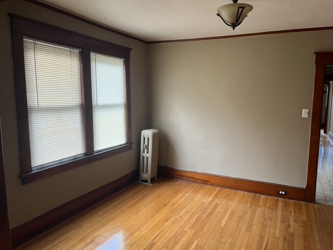 Dinning Room - 105 Parker St Unit 3