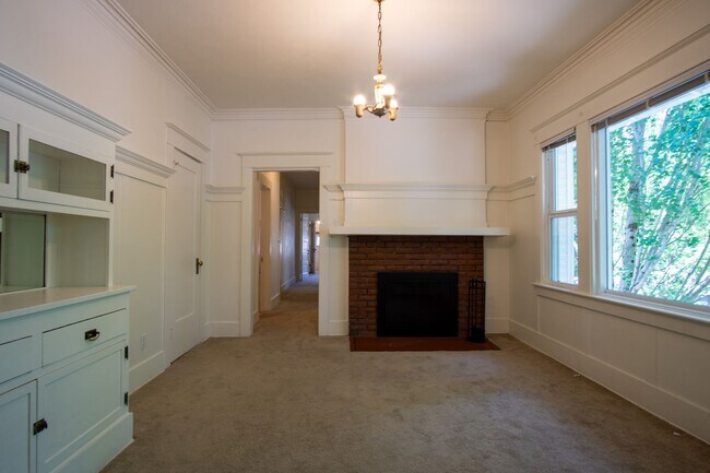 Photo - Lease this Beautiful Sullivan's Gulch Vintage 2-Bed w/Sunroom! Unit 03